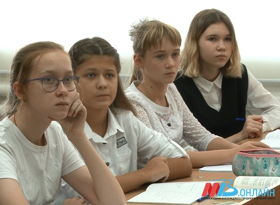 Еще 300 школьников из Волгоградской области стали заниматься в «Точках роста»