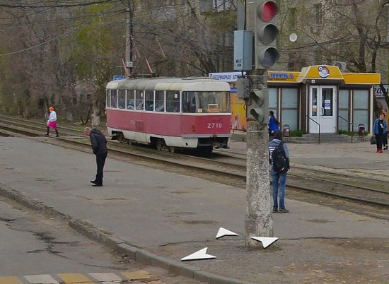 В Дзержинском районе Волгограда трамваи простояли час из-за автохама