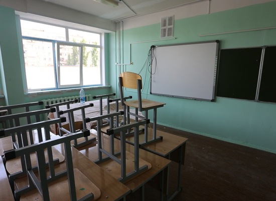 Бывший директор школы под Волгоградом похитила свыше 230 тысяч рублей