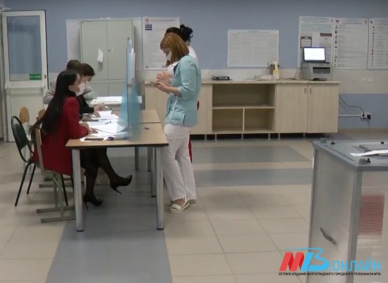 На 10 часов явка на выборах в Волгоградской области превысила 49%