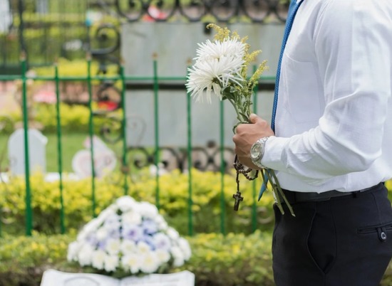 В Волгограде мужчина грозился покончить собой на кладбище