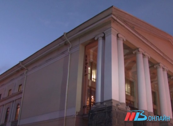 В музыкальный театр Волгограда теперь будут пускать только по QR-коду