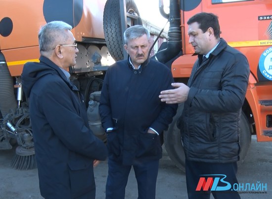 ВРИП главы Волгограда поручил подготовить дорожную спецтехнику к зиме