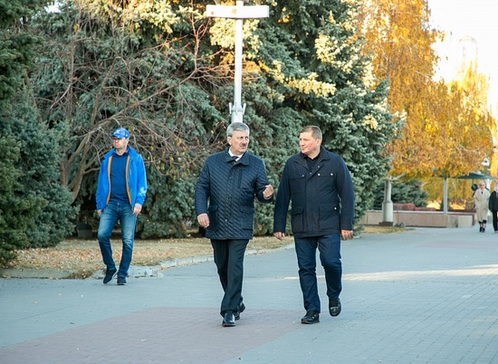 Андрей Бочаров поручил разработать план озеленения Волгограда