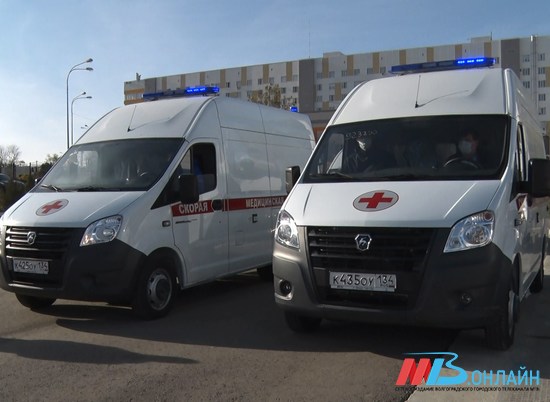 Районные больницы Волгоградской области получили 24 машины скорой помощи