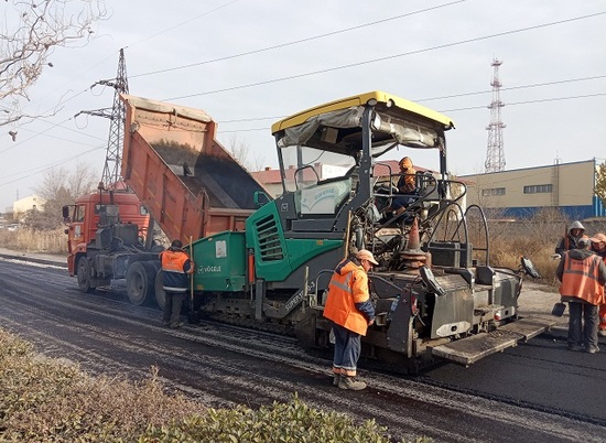 В Волгограде ремонтируют еще одну дорогу в промзоне Дзержинского района