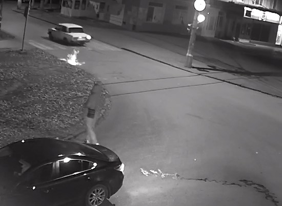 Появилось видео ночной стрельбы с одним раненным в Дзержинском районе Волгограда
