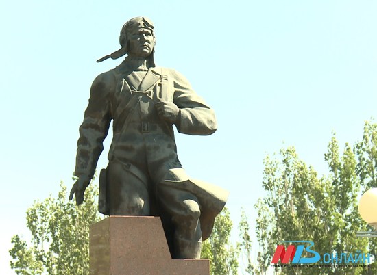 20 памятников героям войны отреставрируют в Волгоградской области в 2022 году