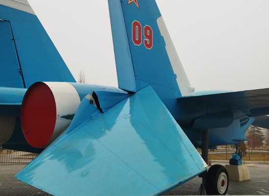 Вандалы повредили самолет Су-27 в парке на западе Волгограда