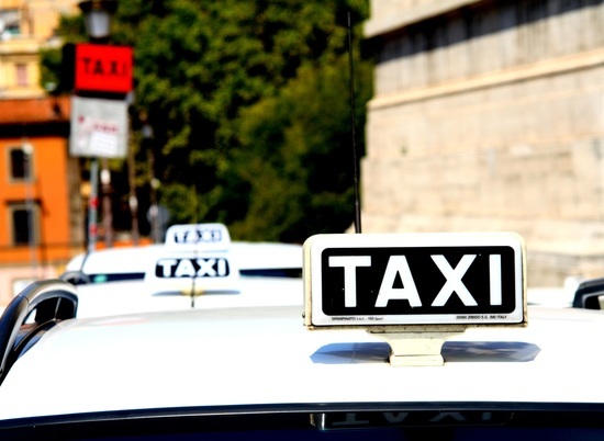 В Волгограде таксисты намерены продолжить забастовку 13 декабря