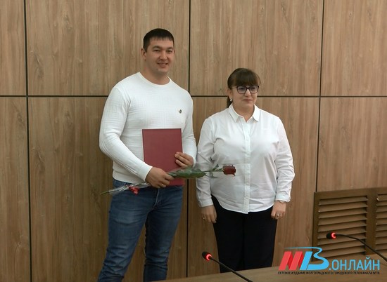 Лучших инженеров, электросварщиков и кондитеров наградили в Волгоградской области