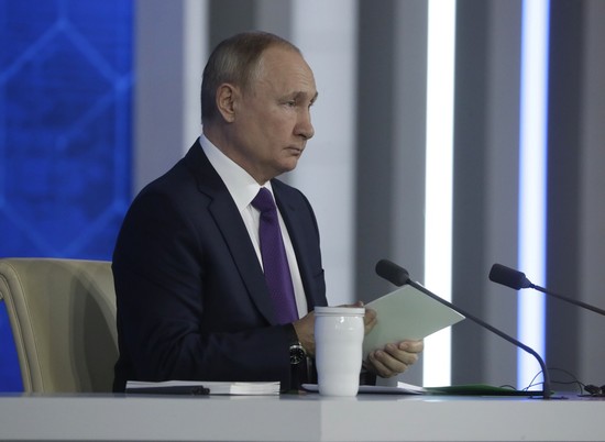 Путин назвал бюджет РФ социально-ориентированным