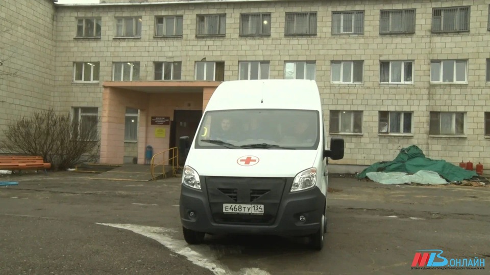 78-летний мужчина умер у входа в банк на Семи Ветрах Волгограда