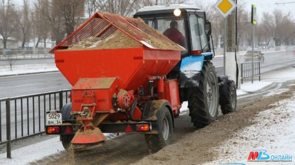 Из-за непогоды дорожные службы Волгограда перевели в режим повышенной готовности