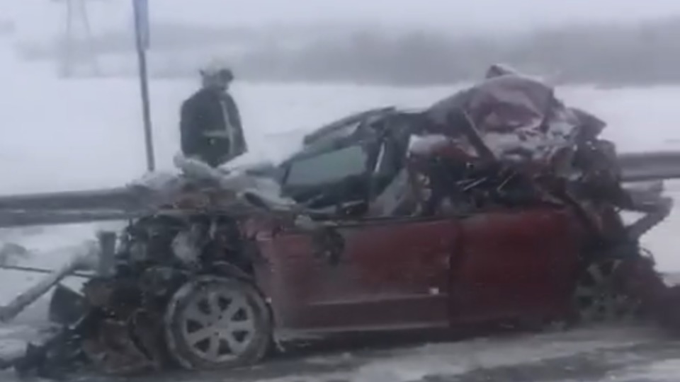 Водитель Peugeot погиб в массовом ДТП на трассе в Волгоградской области