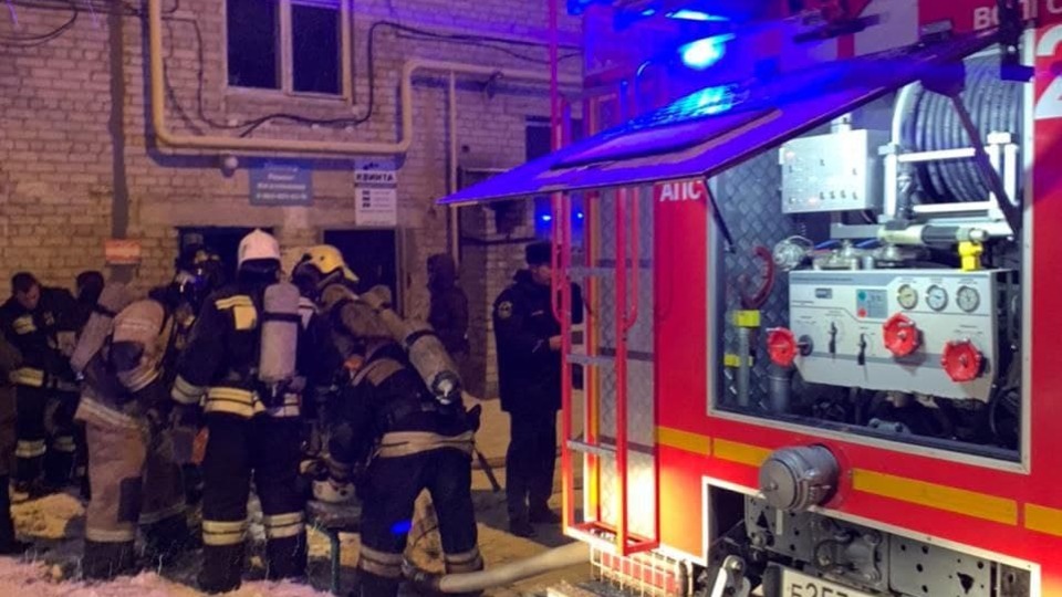 При пожаре в пятиэтажном доме Волгограда пострадал человек