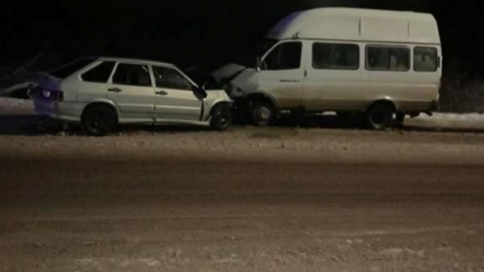 5 человек пострадали в ДТП с маршруткой под Волгоградом