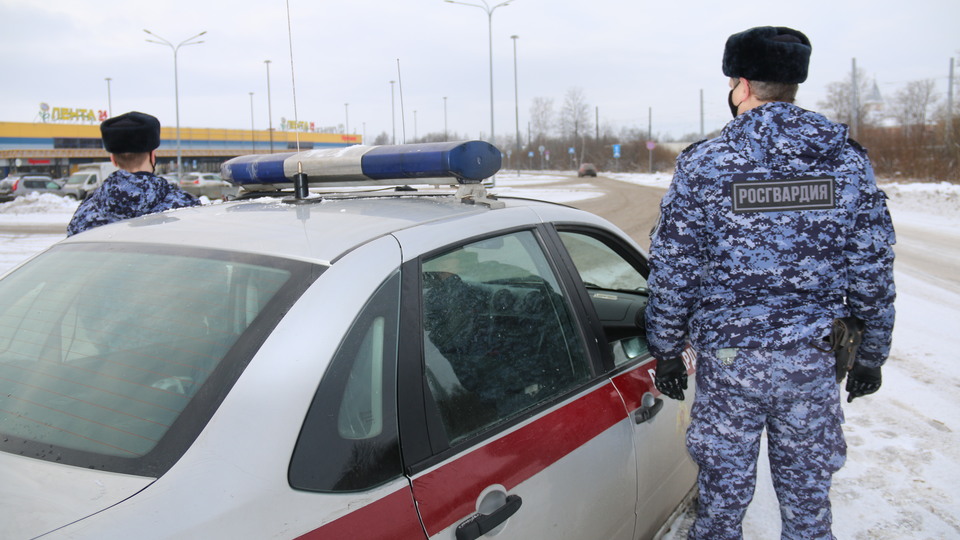 В Волгоградской области росгвардейцы задержали похитителя банковской карты
