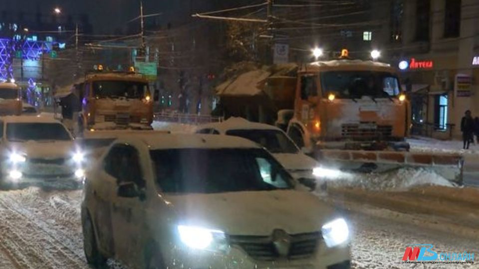 В Волгограде перед Новым годом взлетели цены на такси