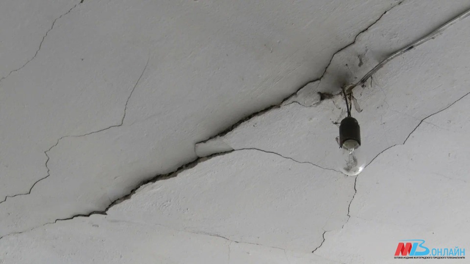 В Волгограде организацию наказали за оголенные провода в многоэтажке