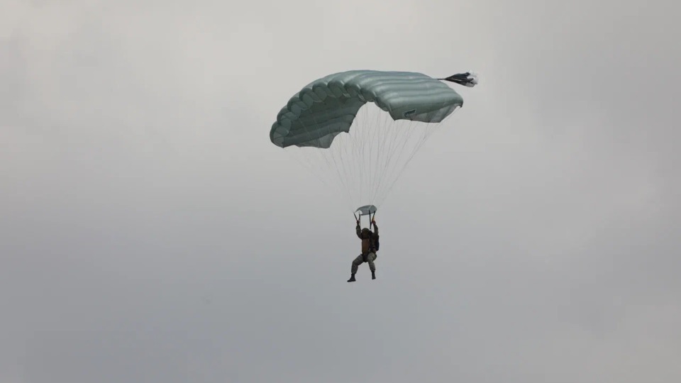 Около 1000 прыжков с парашютом совершат разведчики ЮВО в 2022 году