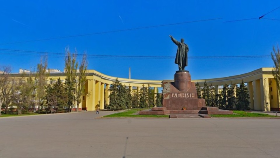 Памятник Ленину в центре Волгограда снова признали объектом культурного наследия