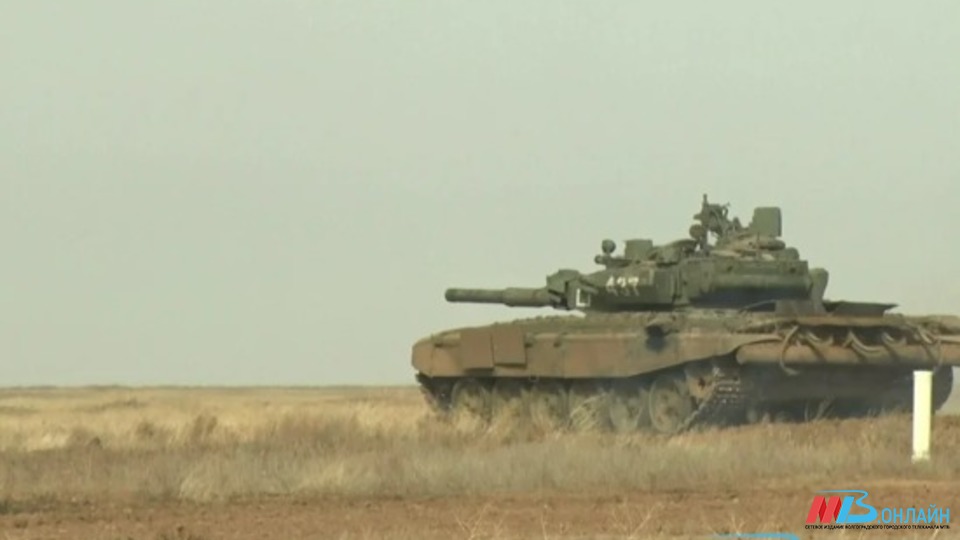 В Волгоградской области танк снес опору ЛЭП