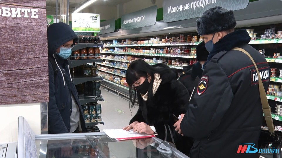 В торговых центрах Волгограда продолжаются рейды по соблюдению масочного режима