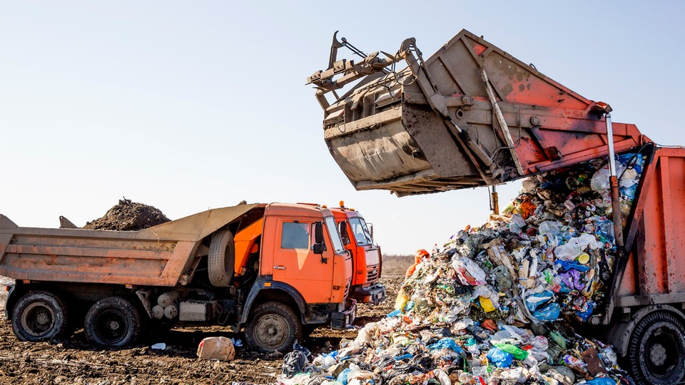 Волгоградцы пожаловались на регионального оператора по сбору мусора