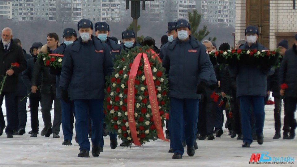 Сотрудники ЛУКОЙЛа в Волгограде почтили память павших советских воинов