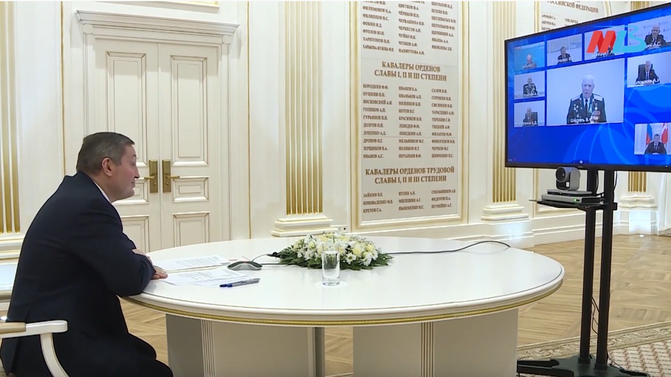 Губернатор Бочаров поздравил ветеранов по видеосвязи с 79-летием Победы под Сталинградом