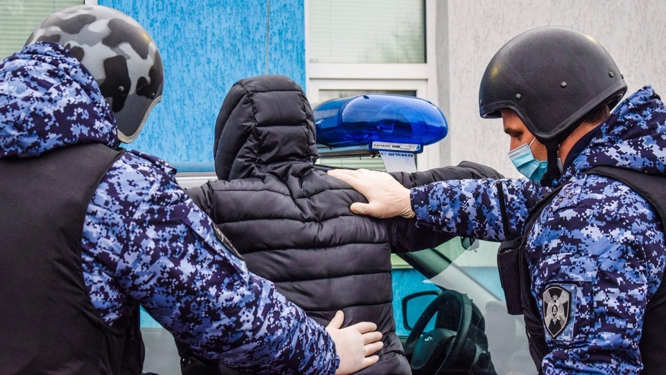 Волгоградские росгвардейцы задержали в магазине 31-летнего наркодилера