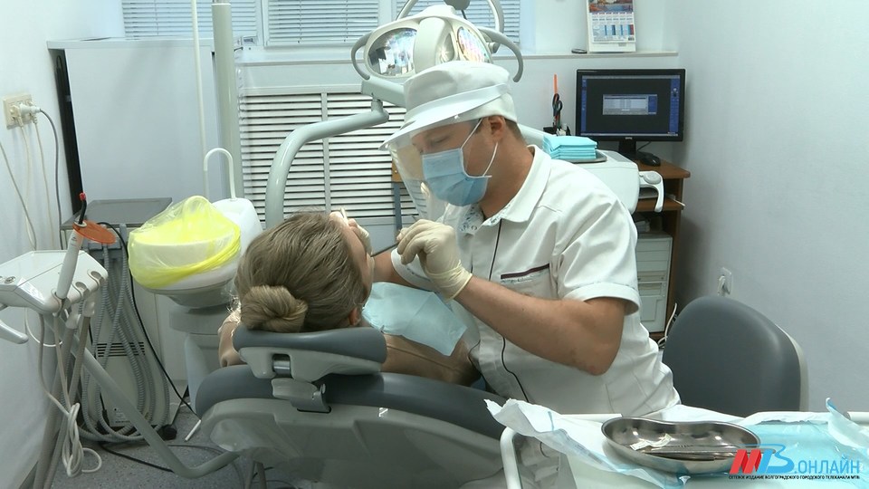 Стоматолог Гаценко из Волгограда удалил зуб пациента через ноздрю носа