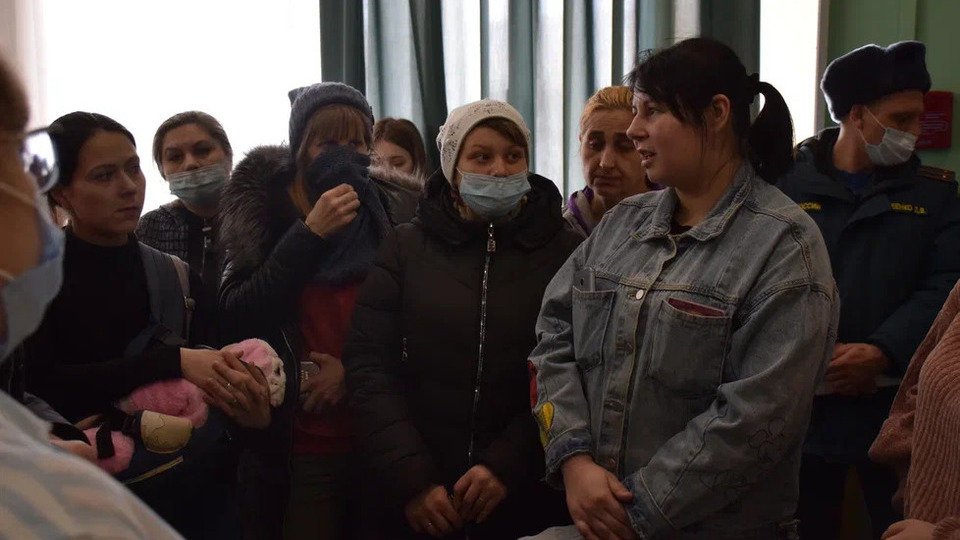 Более 40 беженцев с Донбасса прибыли в Волгоград своим ходом