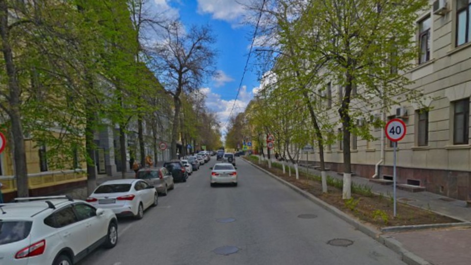 В центре Волгограда запретили парковаться на улице Ленина