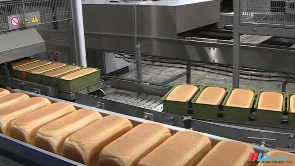 Губернатор Андрей Бочаров осмотрел новое производство хлеба в Волгоградской области