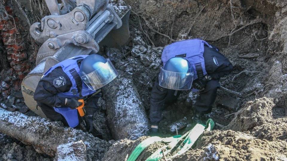 Сотрудники МЧС уничтожили авиабомбу, обнаруженную в Волгограде