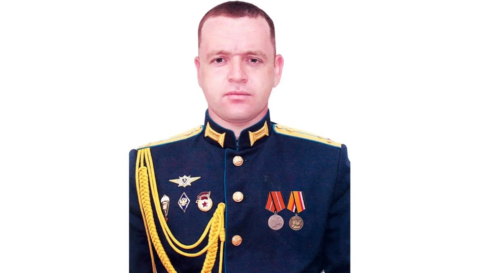 Под Волгоградом хоронят погибшего на Украине офицера Дениса Зорина
