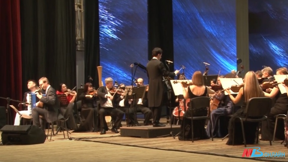 Концерт симфонической музыки подарили дамам из ДНР и ЛНР на Международный женский день