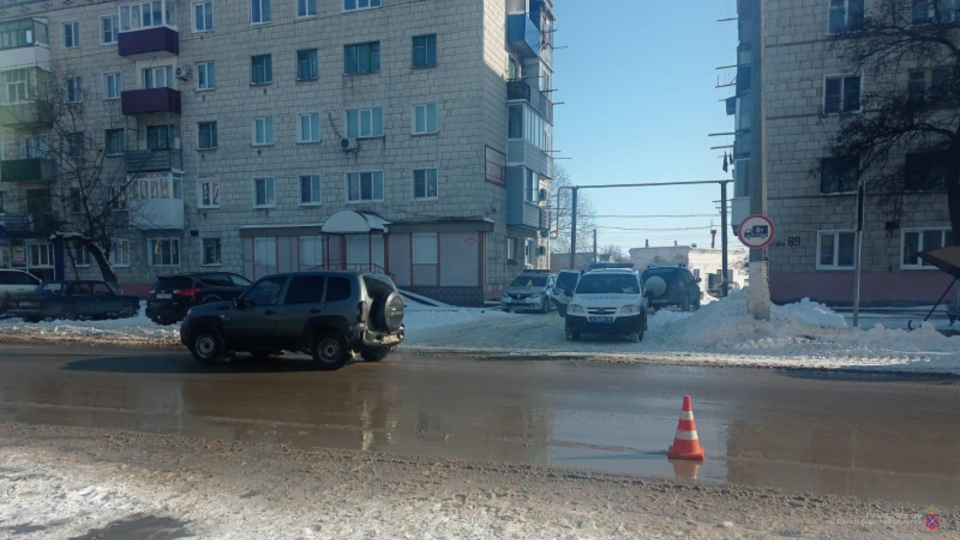В Волгоградской области лихач на большой скорости сбил двух женщин