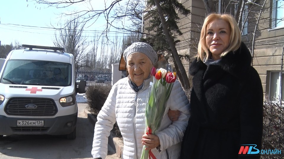 Врачи Волгограда принимают благодарности от ковида излечившихся пациентов