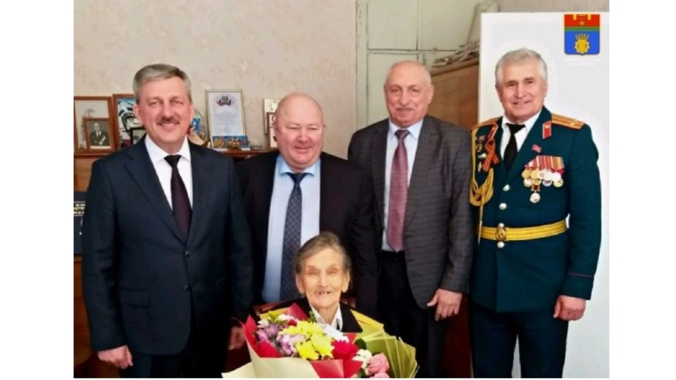 Владимир Марченко поздравил со столетием ветерана Великой Отечественной войны Пелагею Нефедову