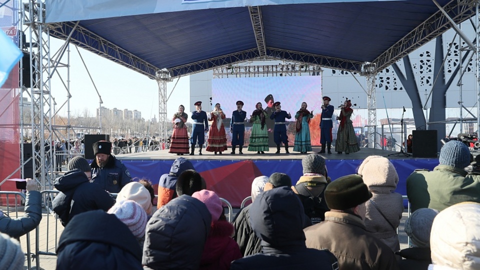 Губернатор принял участие в митинг-концерте в честь воссоединения Крыма и Севастополя с Россией