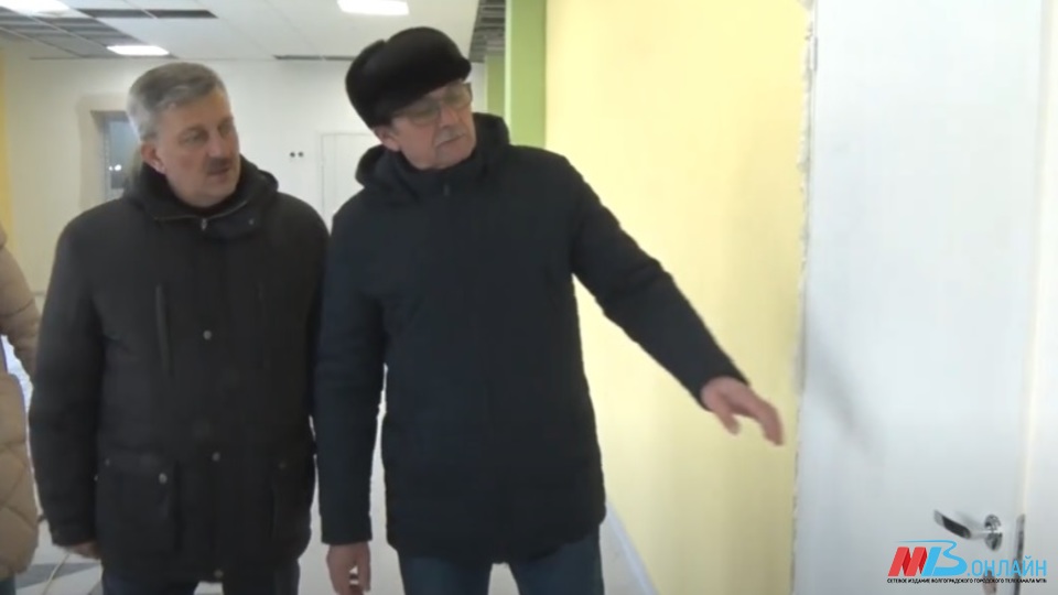 Глава Волгограда Владимир Марченко проверил ход строительства школы на юге города