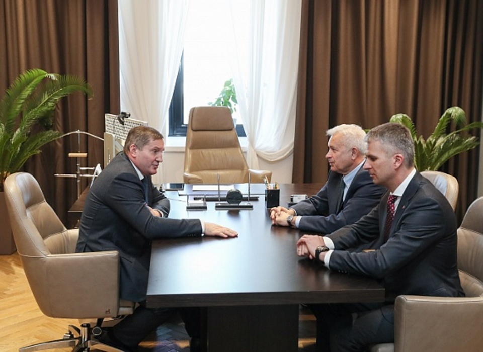 Губернатор Бочаров провел рабочую встречу с президентом «Лукойла»