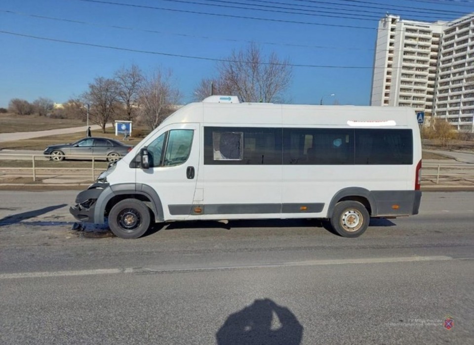 В Волгоградской области столкнулись 2 маршрутки и 3 человека пострадали