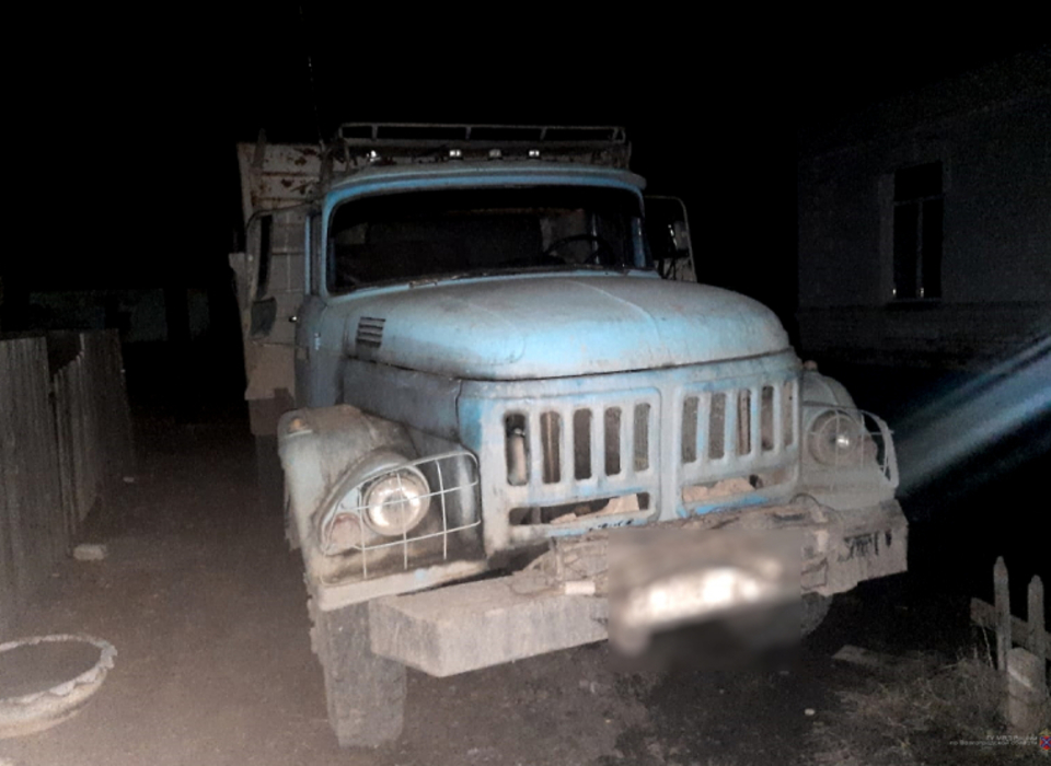 В Волгоградской области местного жителя заподозрили в угоне грузовика