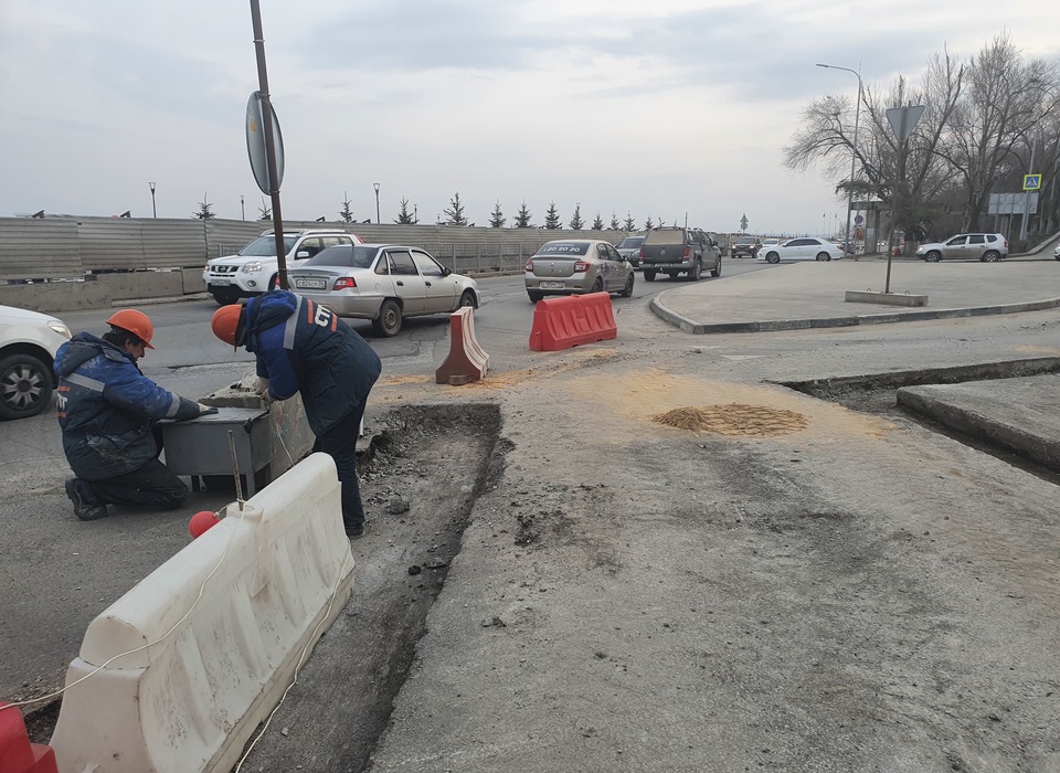 В Волгограде на Нулевой продольной магистрали начали восстанавливать дорожную развязку