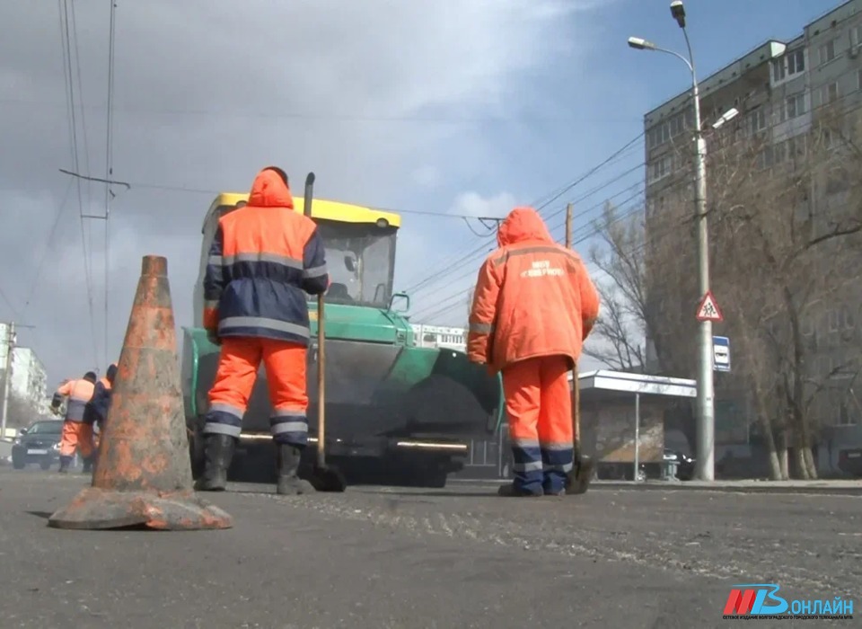 В Волгограде перед ремонтом дорог коммунальщики заменят старые трубы