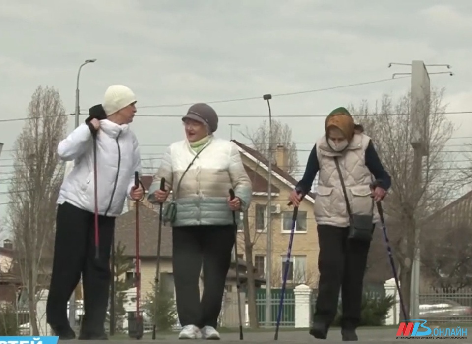 Движение - против старения: в Волгограде пенсионеров обучают адаптивной физической культуре